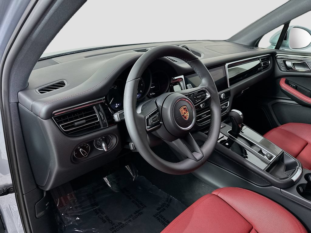 New 2026 Porsche Macan AWD/4WD image 4
