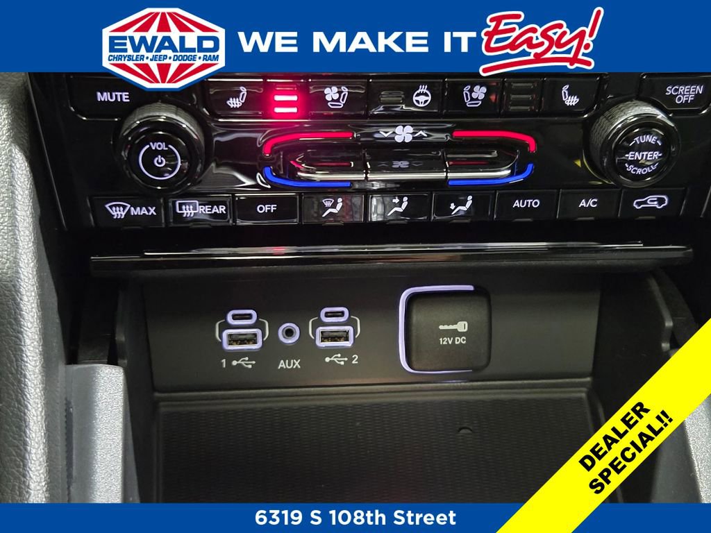New 2025 Jeep Grand Cherokee Limited w/ Luxury Tech Group II AWD/4WD image 28
