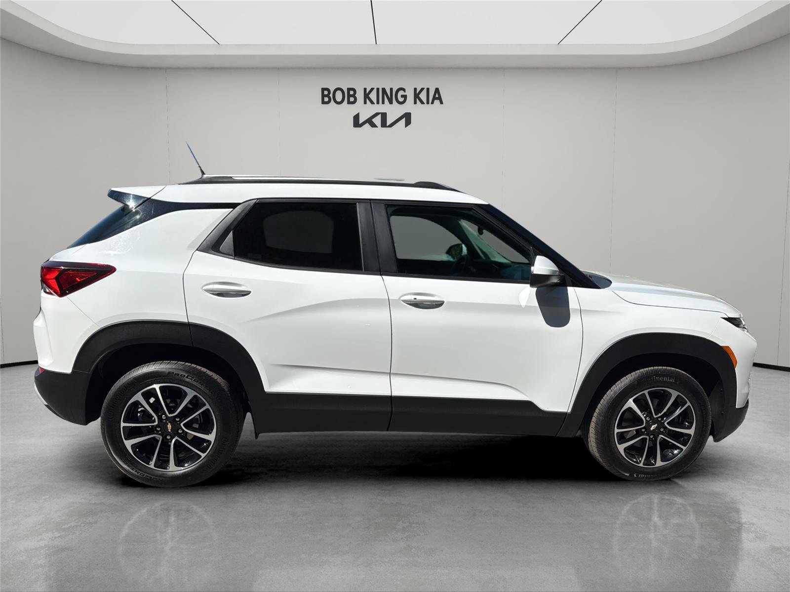 Used 2025 Chevrolet TrailBlazer LT AWD/4WD image 6