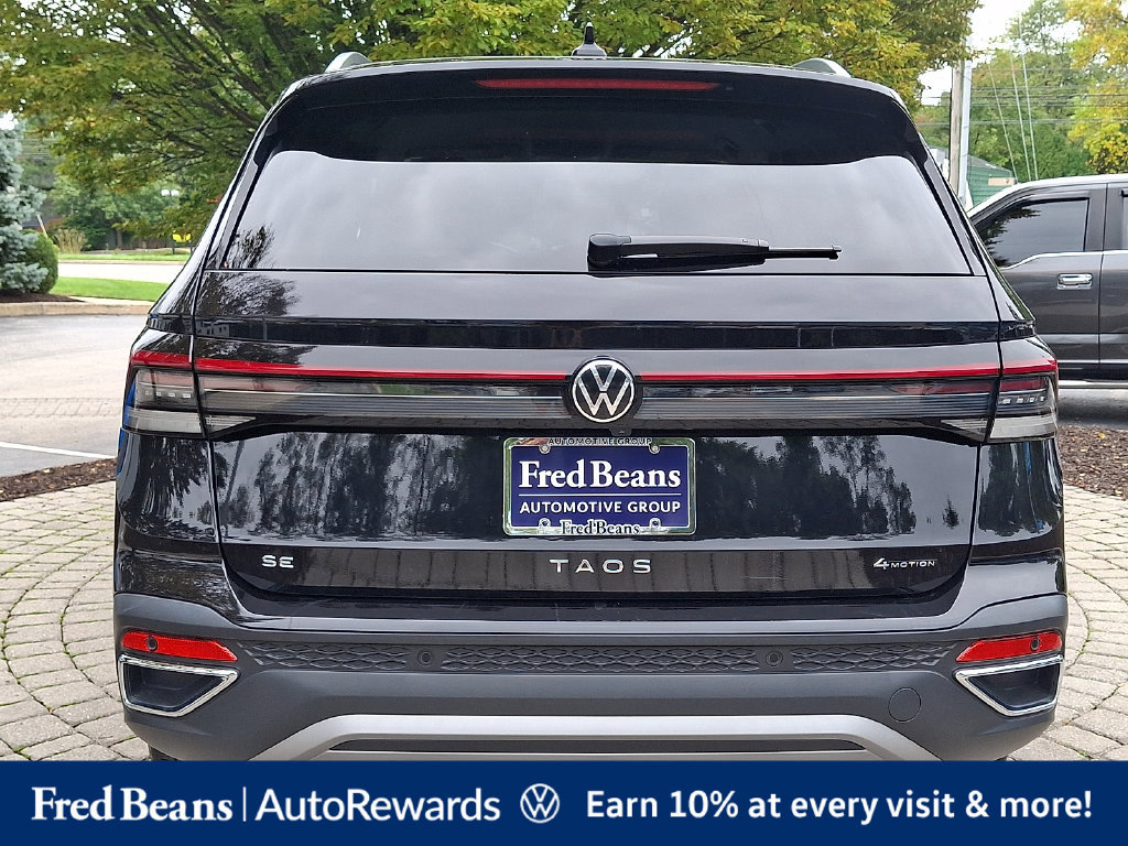 Certified 2025 Volkswagen Taos SE AWD/4WD image 6