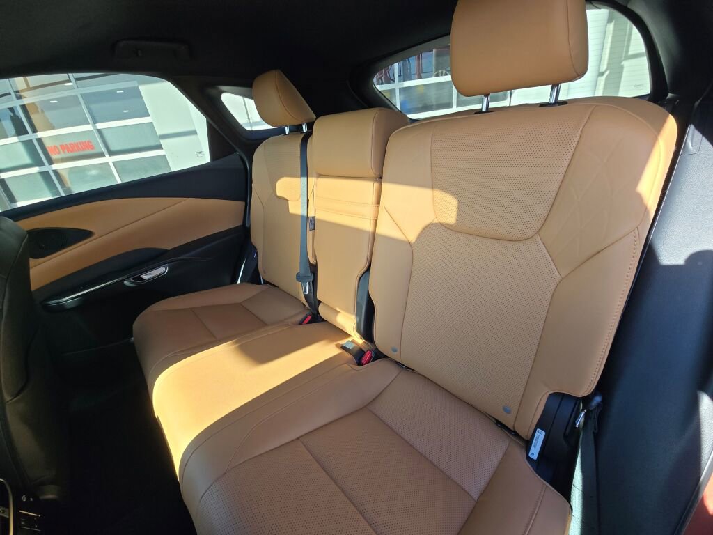 Used 2023 Lexus RX 350 w/ Accessory Package (Z1) image 15