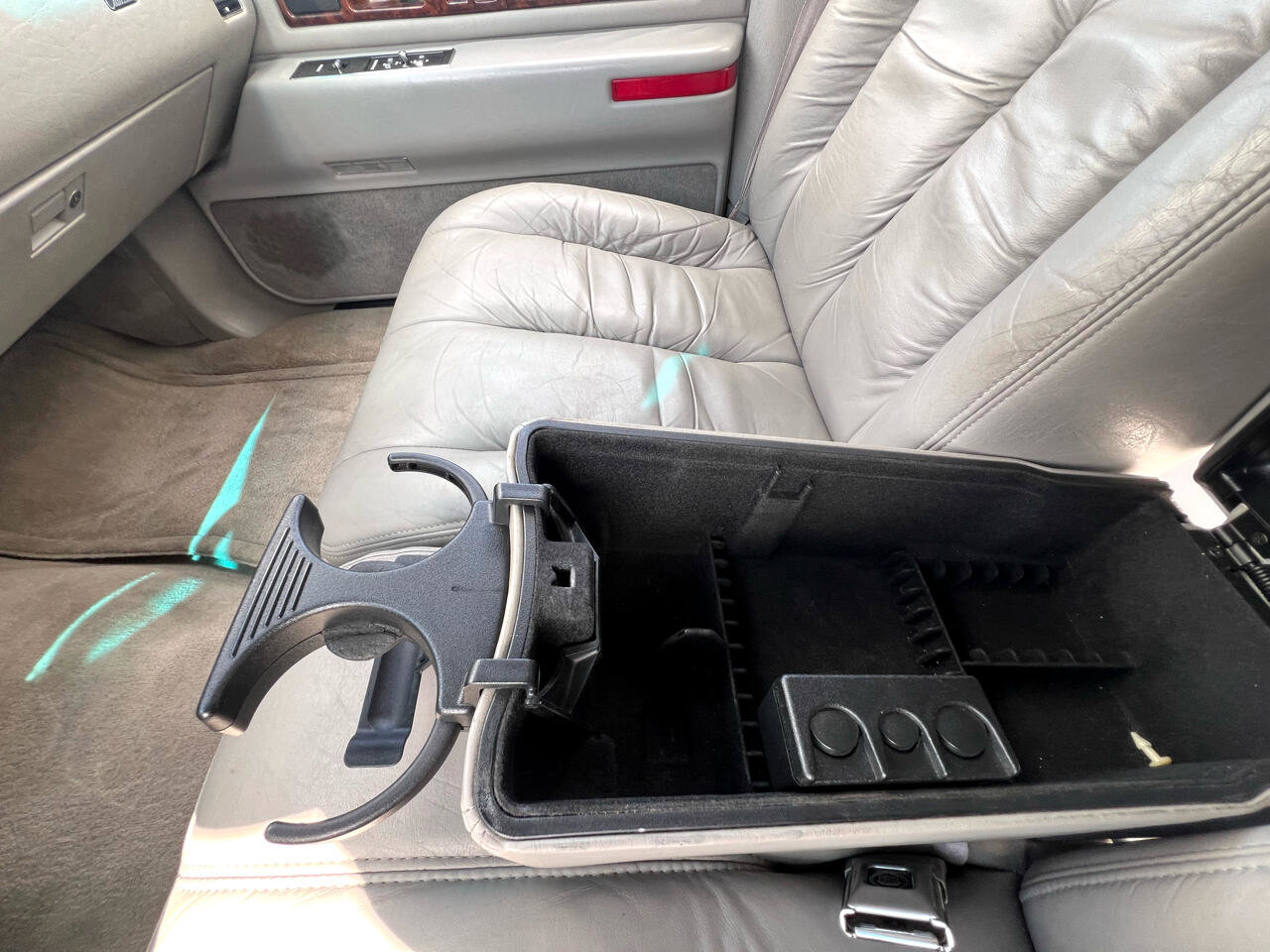 Used 1996 Cadillac Fleetwood Brougham image 72