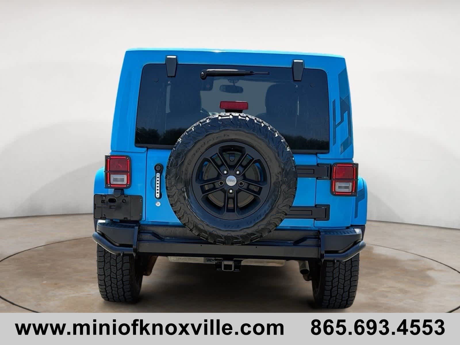 Used 2017 Jeep Wrangler Unlimited Sahara AWD/4WD image 4