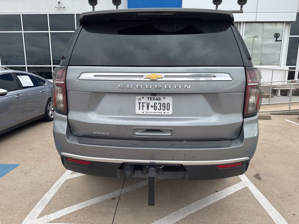 Used 2023 Chevrolet Suburban LT w/ Luxury Package image 5