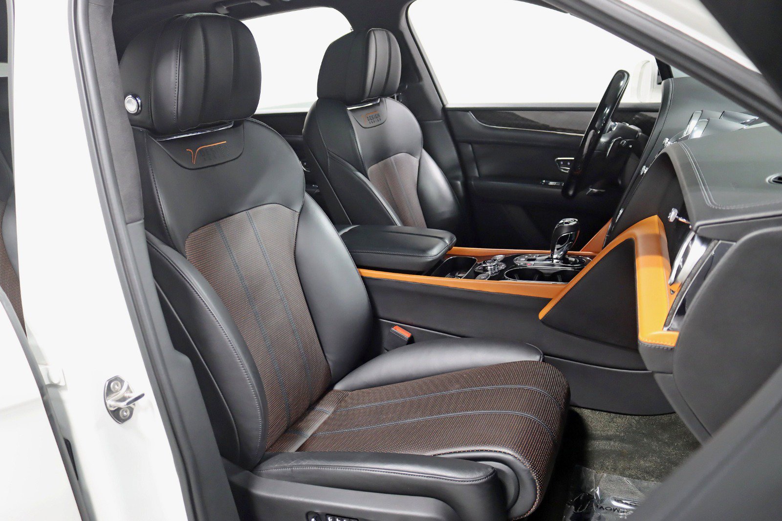 Used 2020 Bentley Bentayga Design Series AWD/4WD image 30