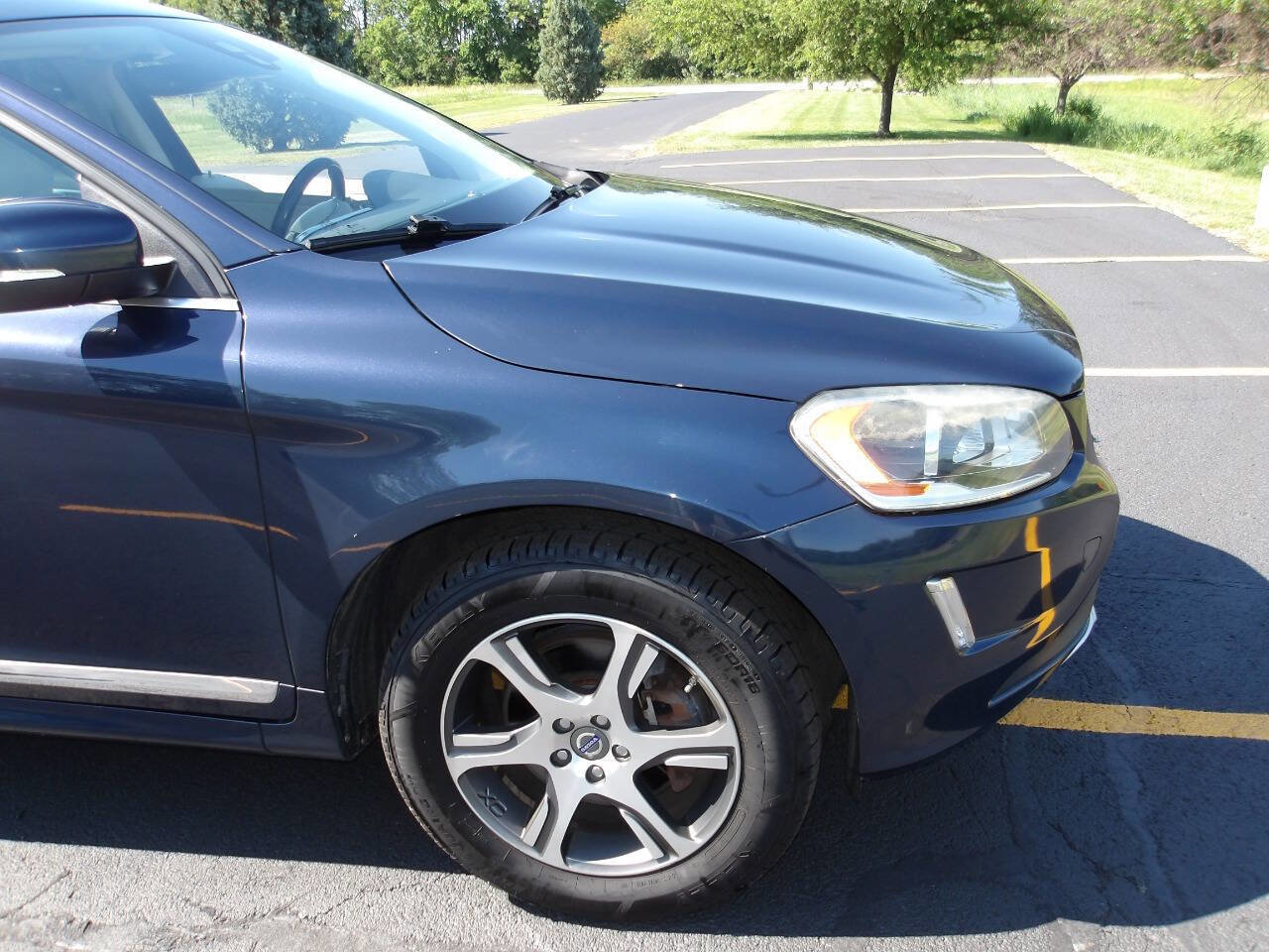Used 2015 Volvo XC60 T6 w/ Proximity Package AWD/4WD image 33