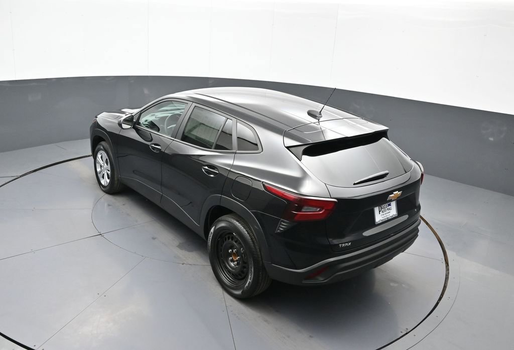 Used 2024 Chevrolet Trax LS w/ Driver Confidence Package image 39