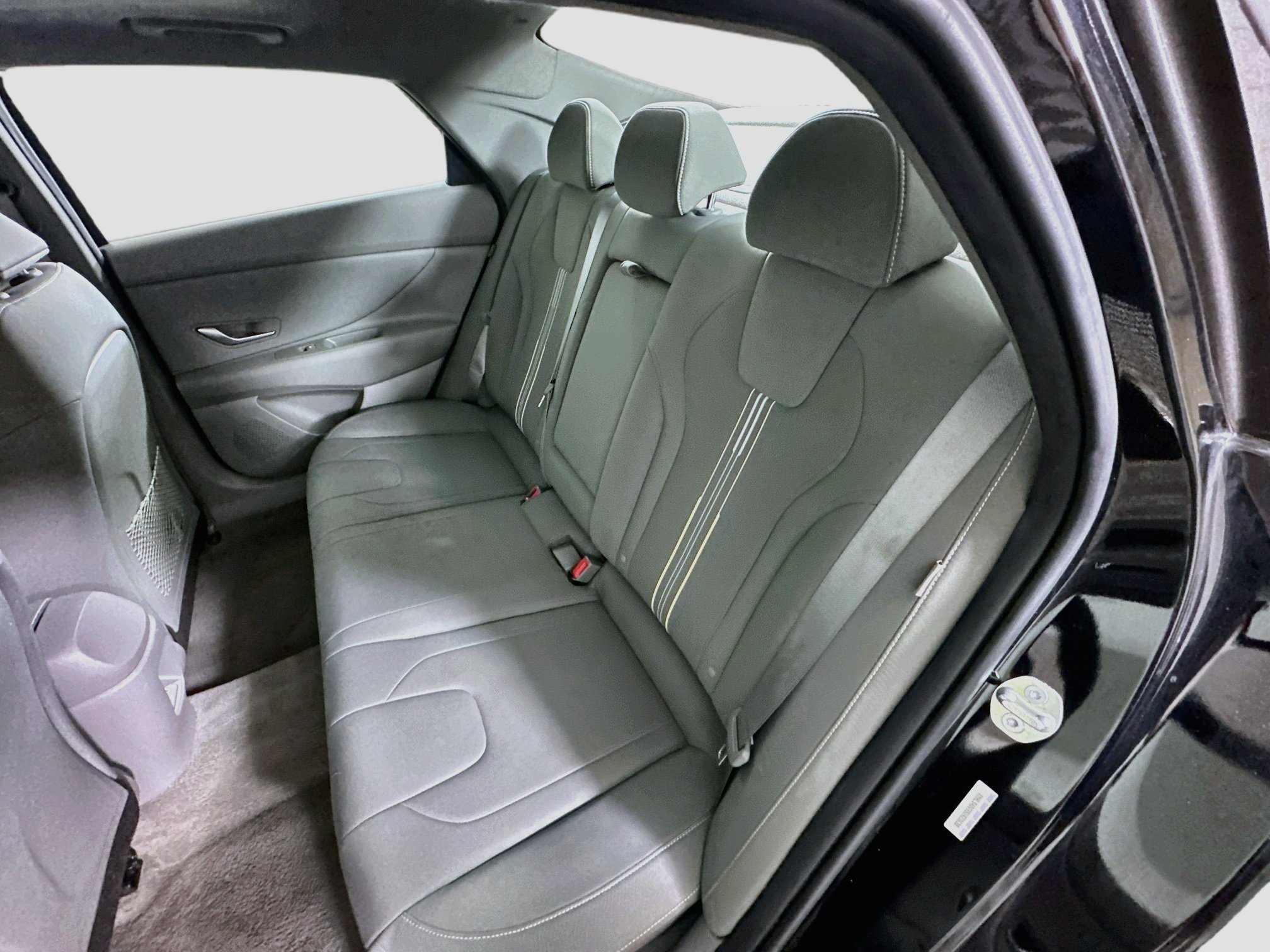Used 2025 Hyundai Elantra SEL FWD image 28