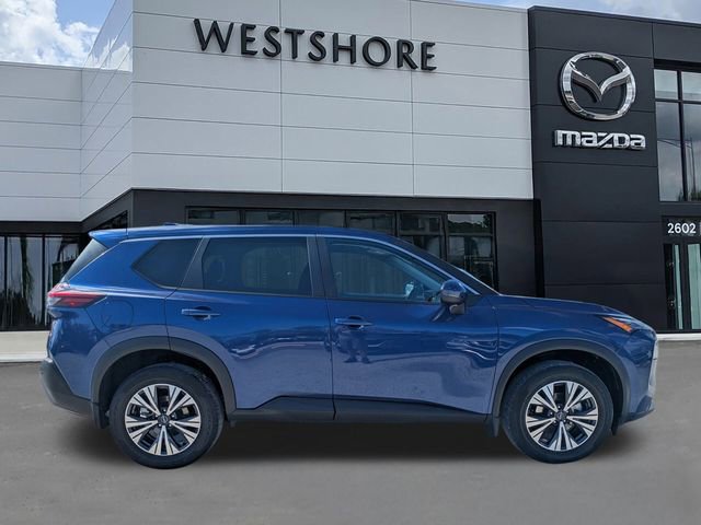 Used 2023 Nissan Rogue SV image 2