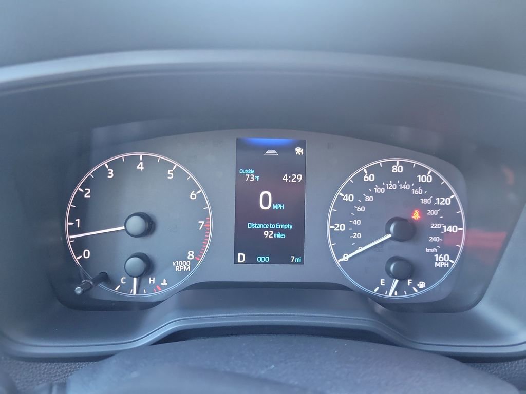 Certified 2025 Toyota Corolla Cross LE image 29