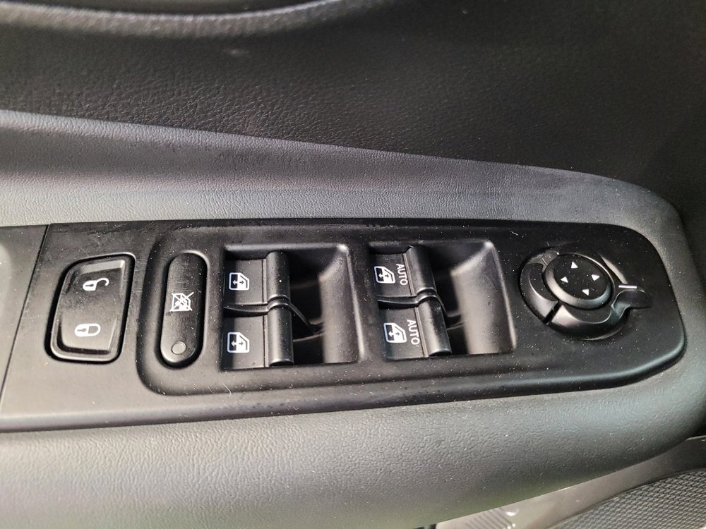 Used 2023 Jeep Renegade Latitude AWD/4WD image 27