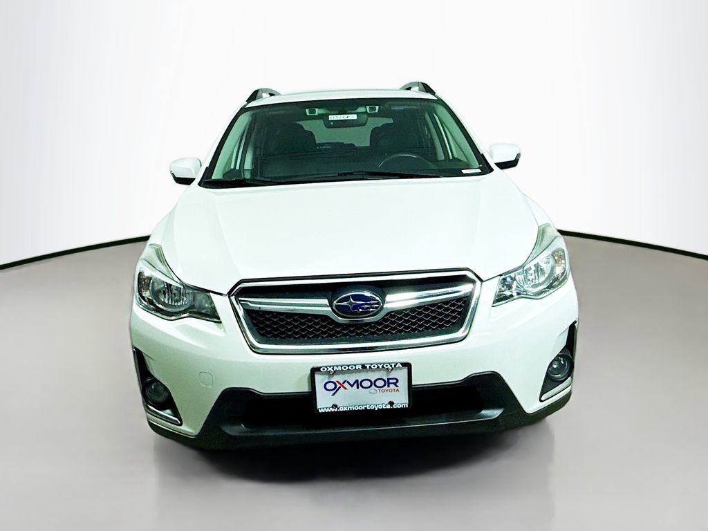 Used 2017 Subaru Crosstrek 2.0i Limited image 2
