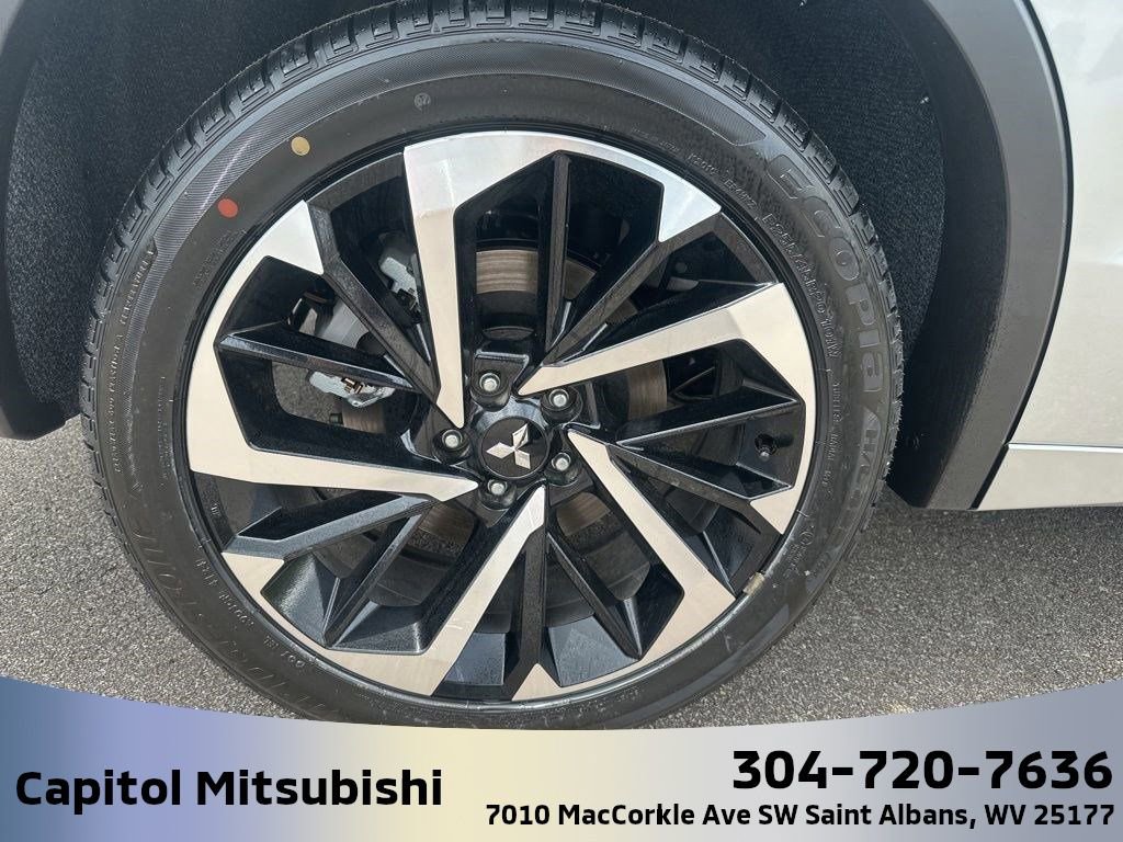 New 2025 Mitsubishi Outlander SEL image 11