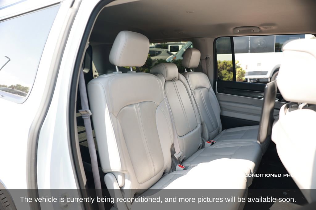 Used 2023 Jeep Wagoneer L 4WD w/ Rear Seat Video Group 1 image 13