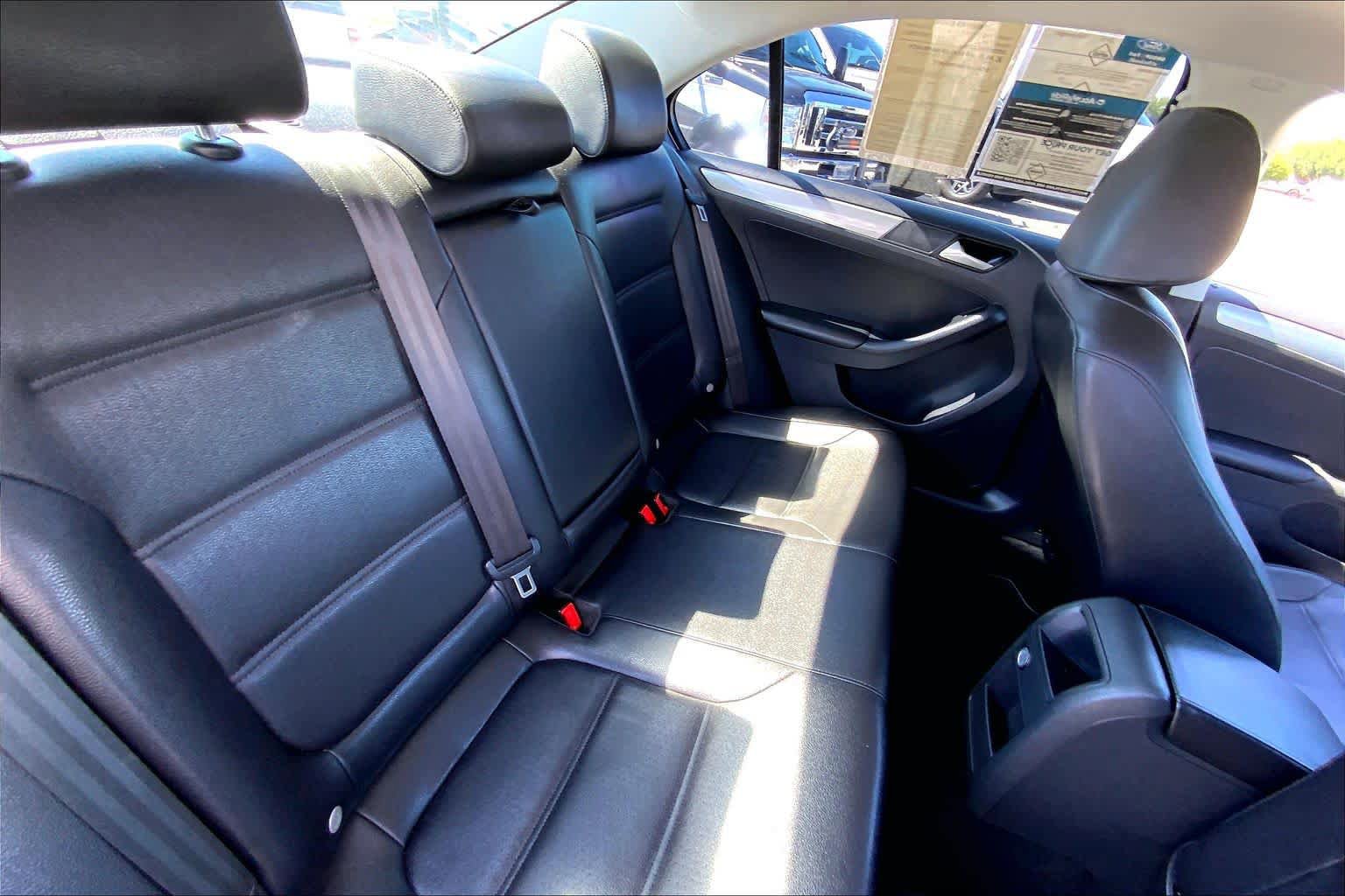 Used 2018 Volkswagen Jetta SE FWD image 18