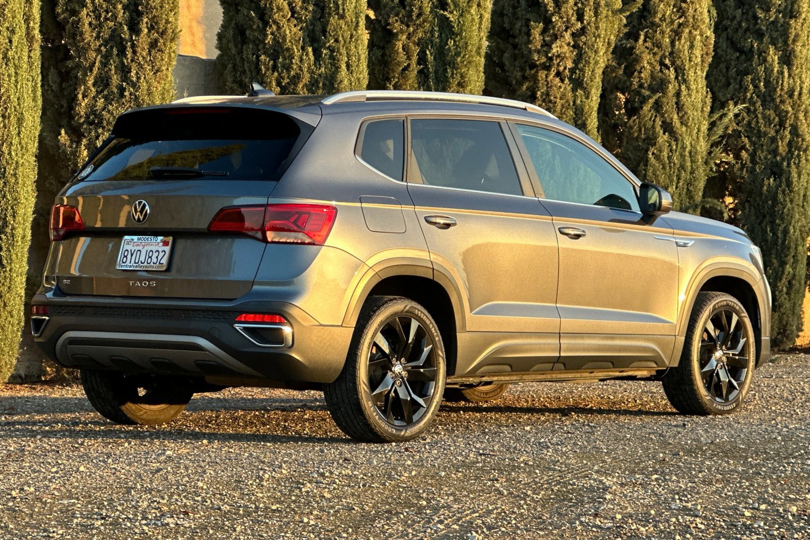 Certified 2022 Volkswagen Taos SE image 4