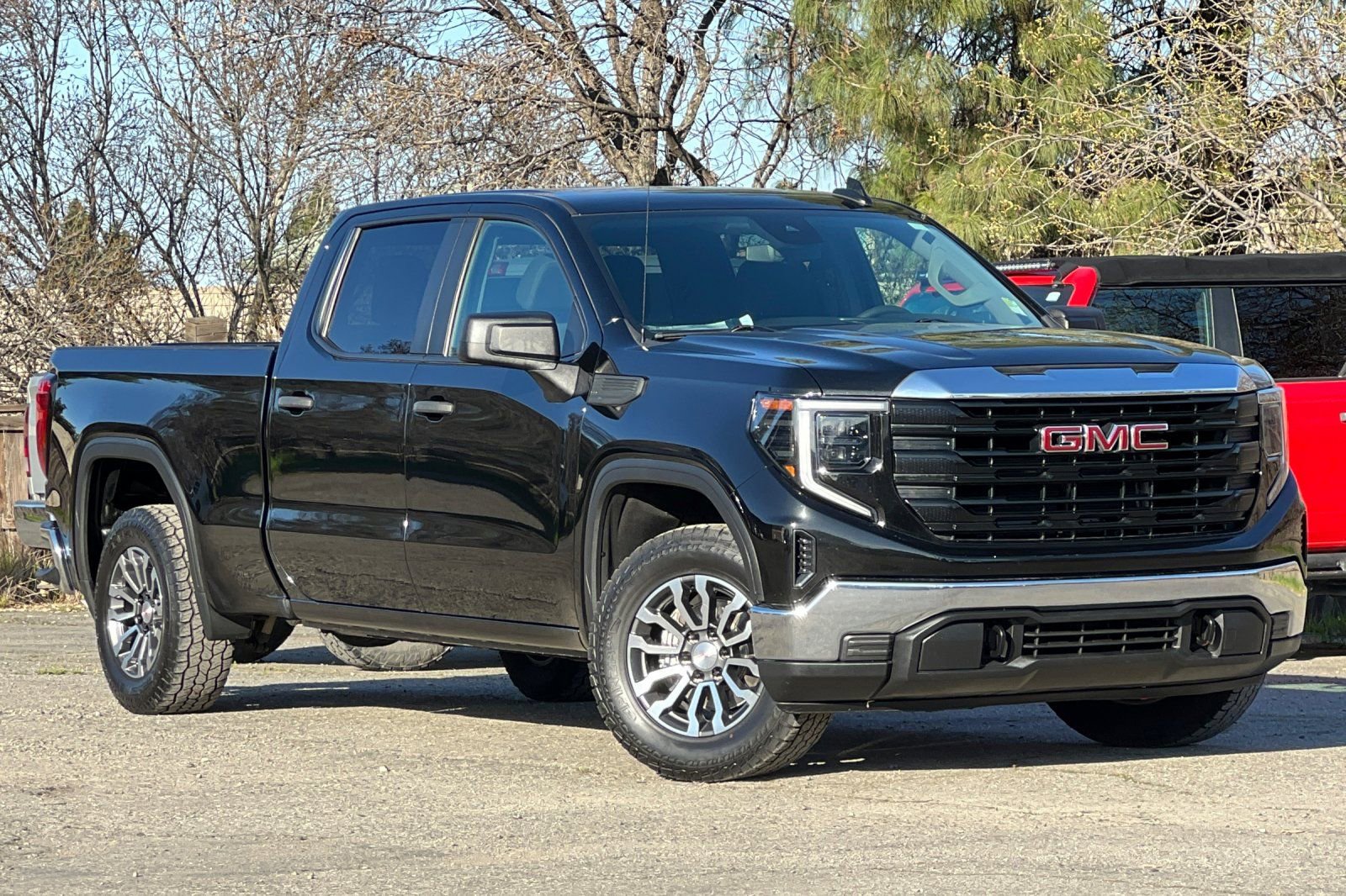 Used 2024 GMC Sierra 1500 Pro w/ Pro Value Package image 2