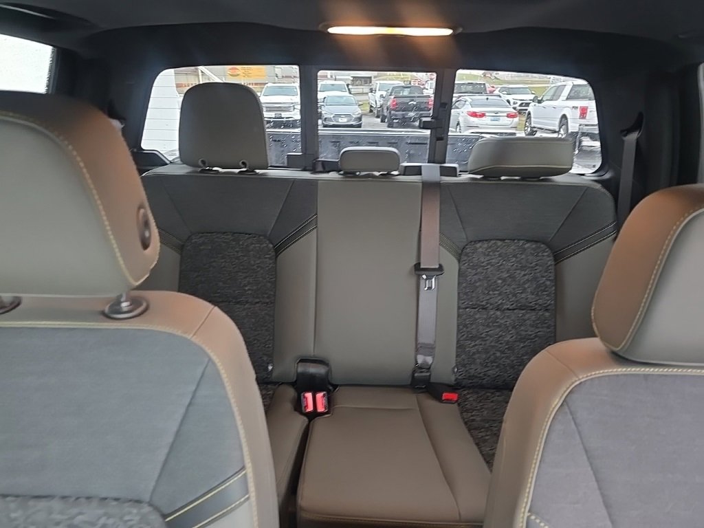 Used 2024 Chevrolet Colorado ZR2 w/ Technology Package image 17