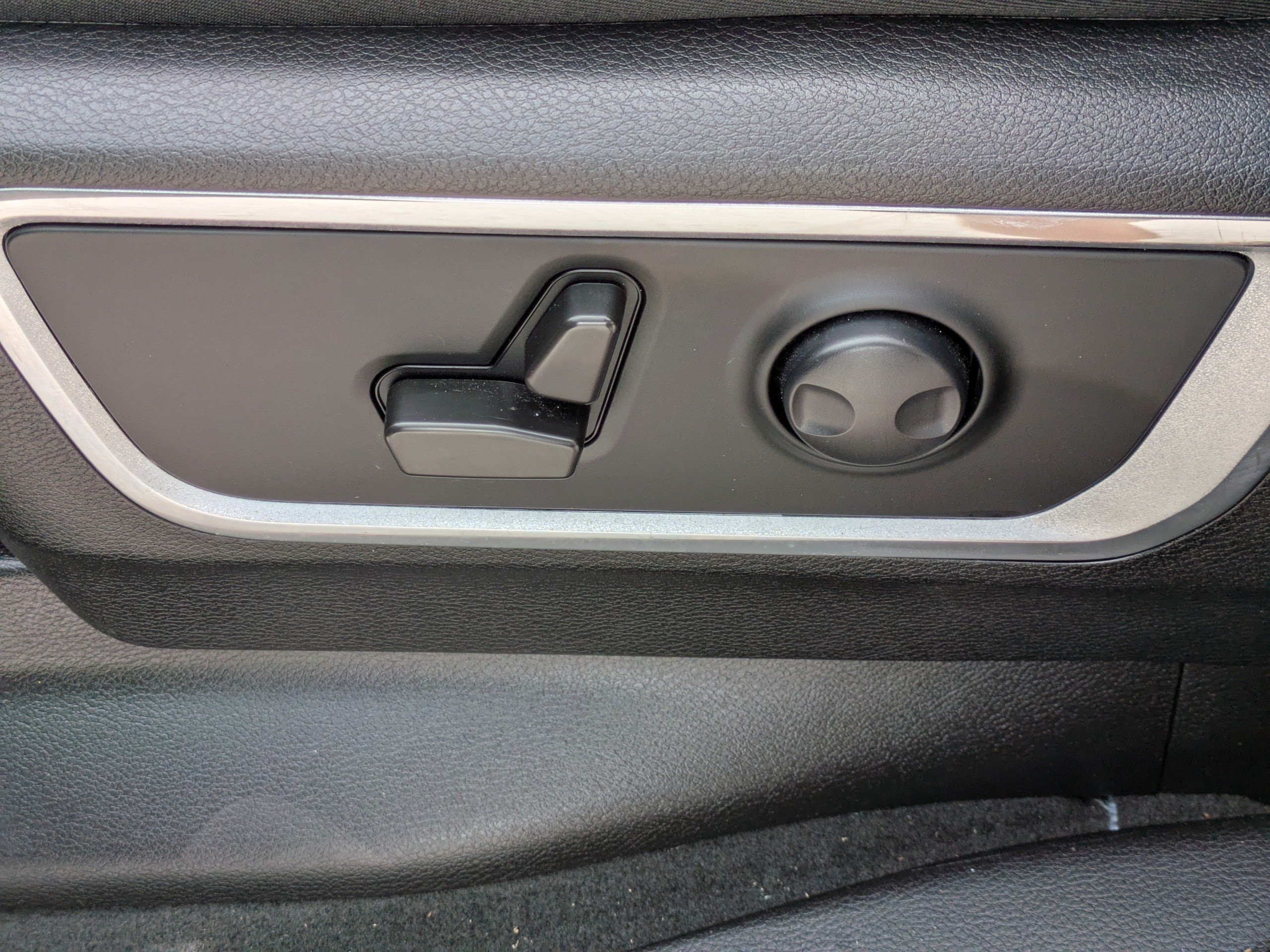 Used 2022 RAM 1500 Laramie AWD/4WD image 18