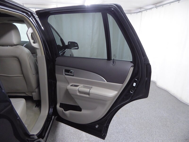 Used 2014 Lincoln MKX AWD image 28
