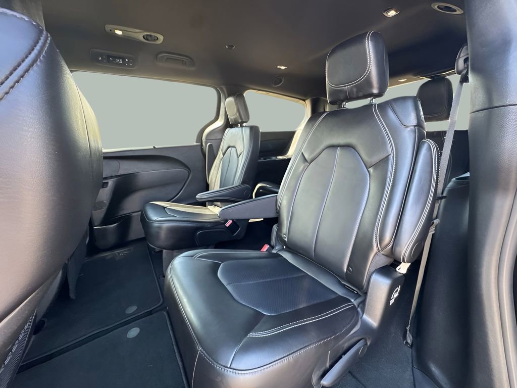 Used 2026 Chrysler Pacifica Select FWD image 24