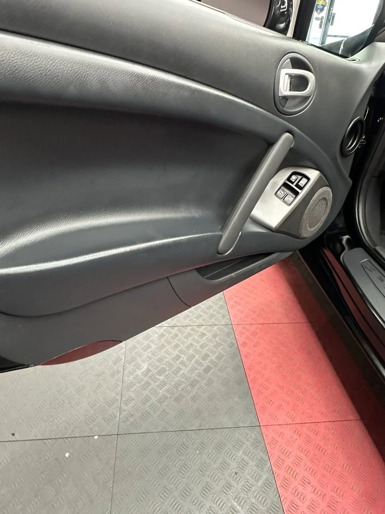 Used 2007 Mitsubishi Eclipse GT FWD image 32