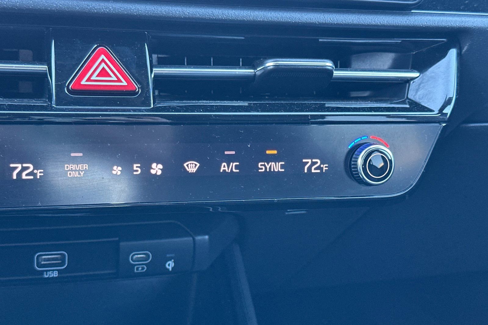 Certified 2025 Kia Niro EX w/ EX Cold Weather Package image 31