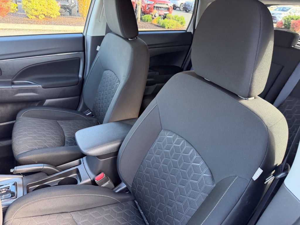Used 2026 Mitsubishi Outlander Sport AWD image 14