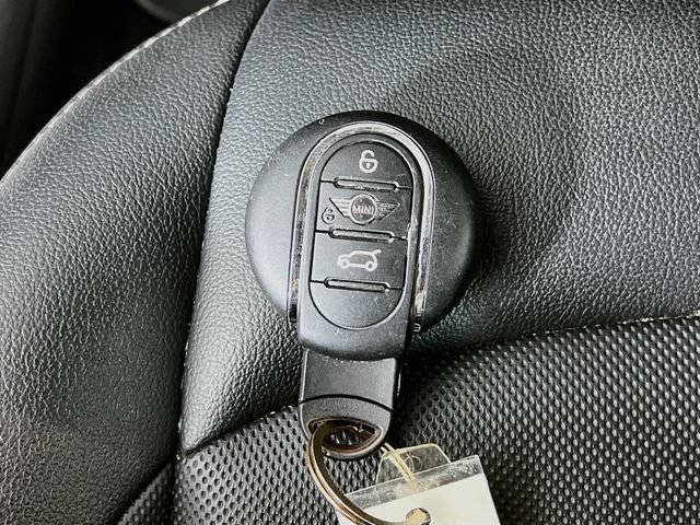 Used 2019 MINI Cooper 4-Door Hardtop FWD image 10