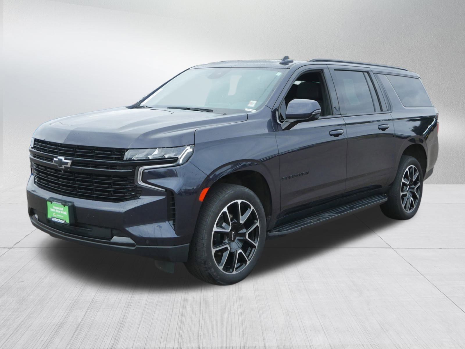 Used 2023 Chevrolet Suburban RST image 3