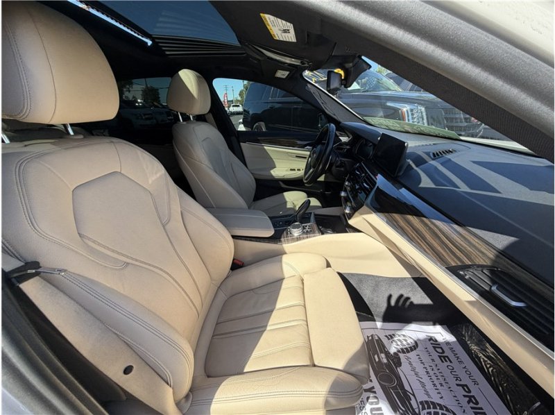 Used 2019 BMW 540i RWD image 31