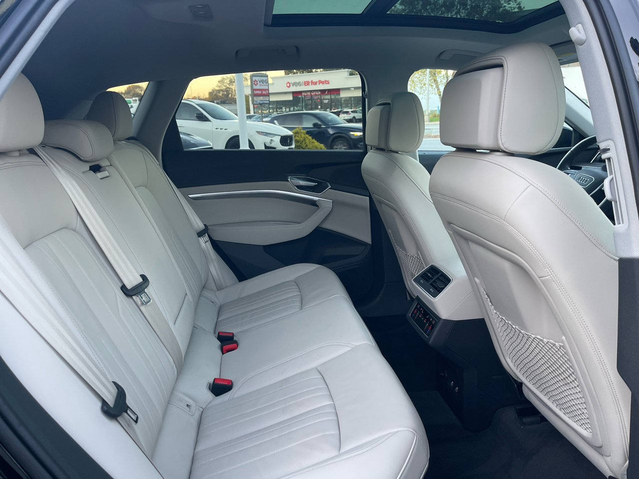 Used 2023 Audi e-tron Premium w/ Convenience Plus Package image 22