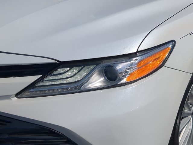 Used 2019 Toyota Camry XLE w/ Navigation Package FWD image 10