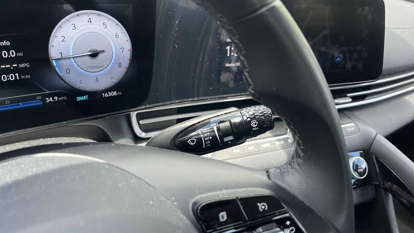 Used 2023 Hyundai Elantra SEL w/ Convenience Package FWD image 34