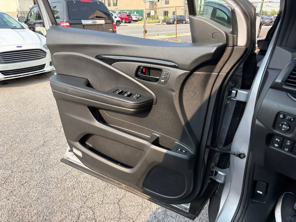 Used 2022 Honda Passport Elite image 18