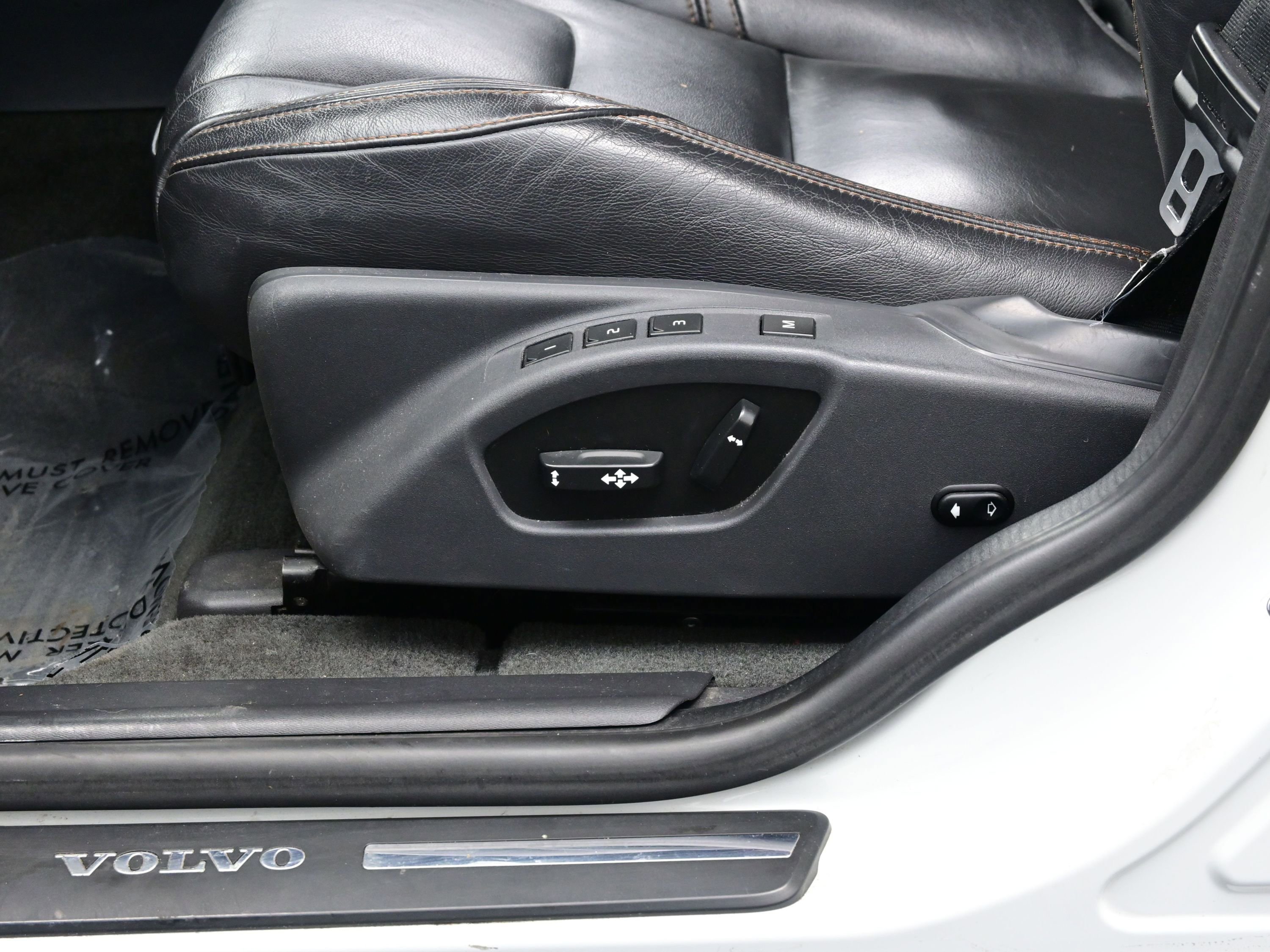 Used 2017 Volvo XC60 T5 Dynamic w/ Preferred Option Package image 11