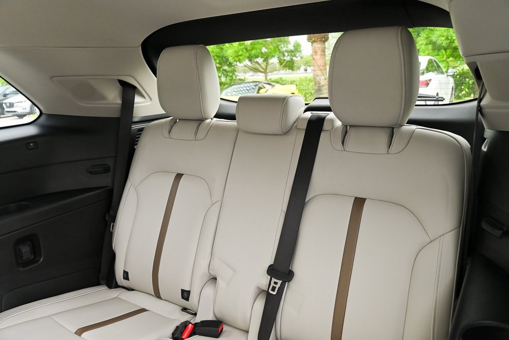 Certified 2025 MAZDA CX-90 3.3 Turbo w/ Premium Plus Pkg image 17