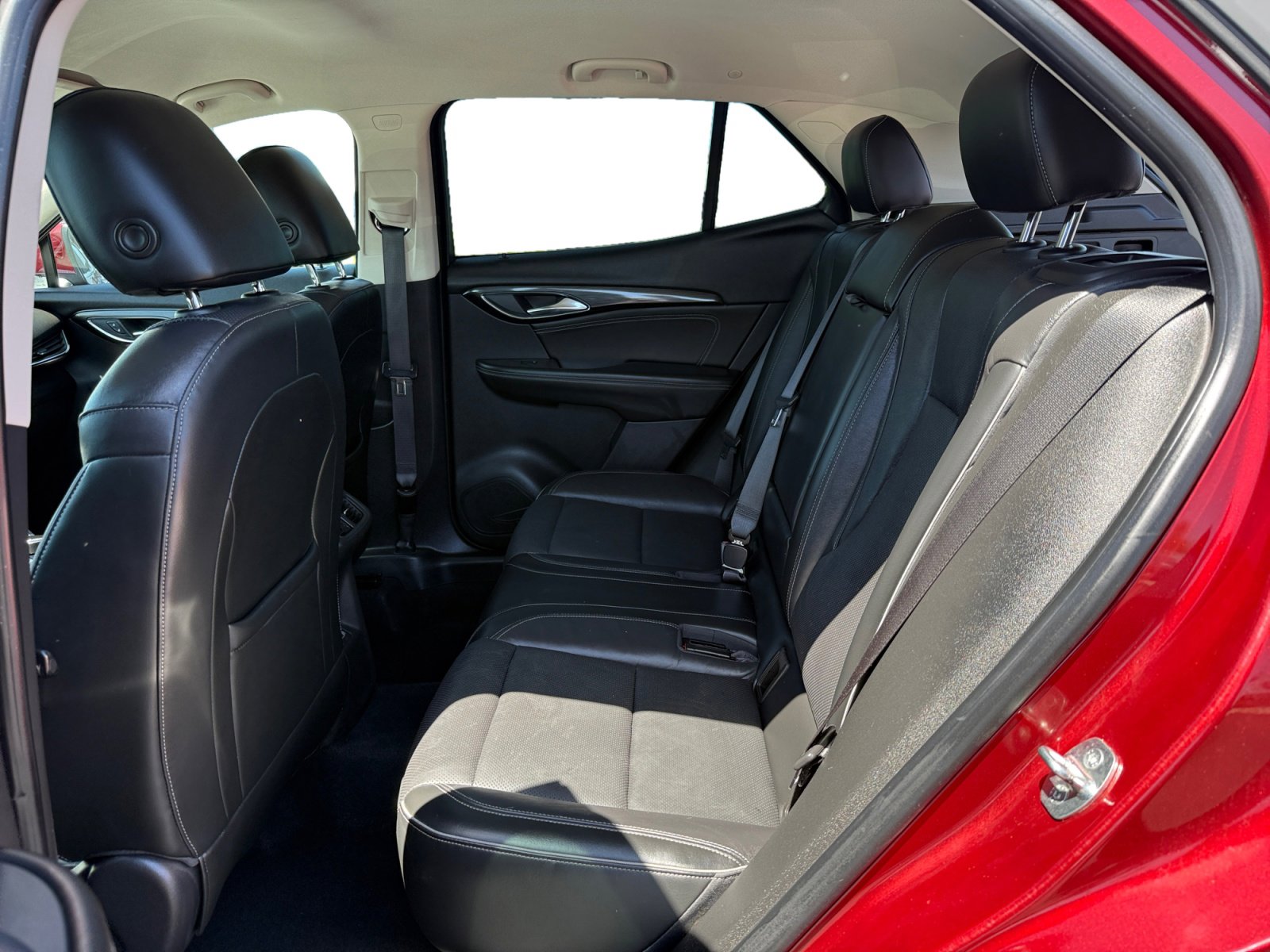 Used 2021 Buick Envision Essence FWD image 16
