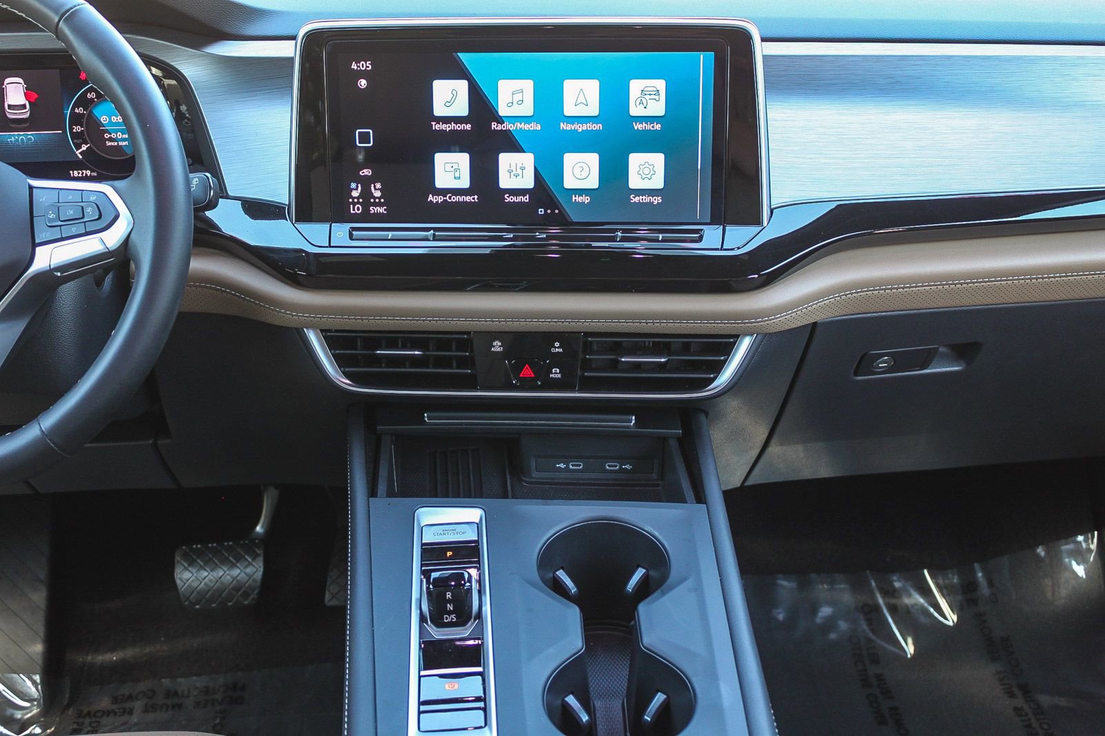 Used 2025 Volkswagen Atlas Cross Sport SE image 14