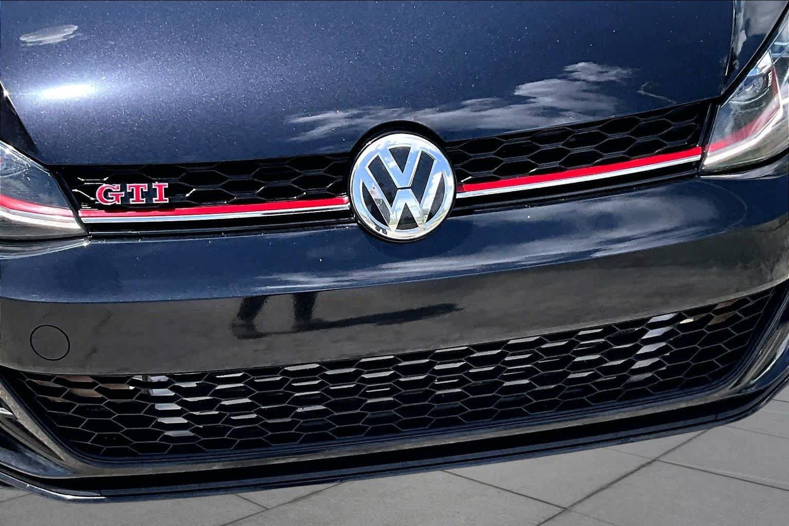 Used 2019 Volkswagen GTI SE w/ SE Experience Package FWD image 30