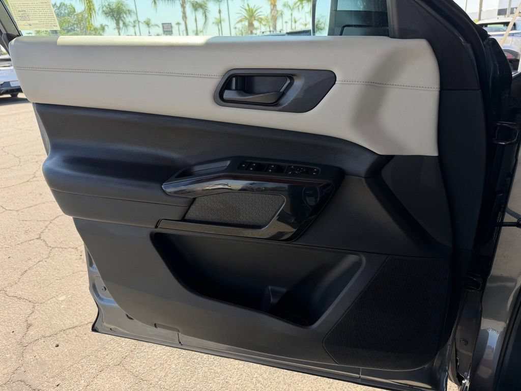 Certified 2025 Nissan Pathfinder SV w/ Cargo Package FWD image 18