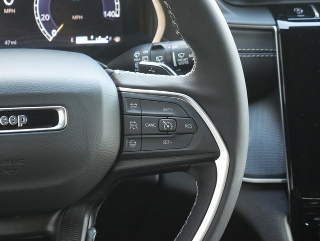 New 2025 Jeep Grand Cherokee Altitude image 20