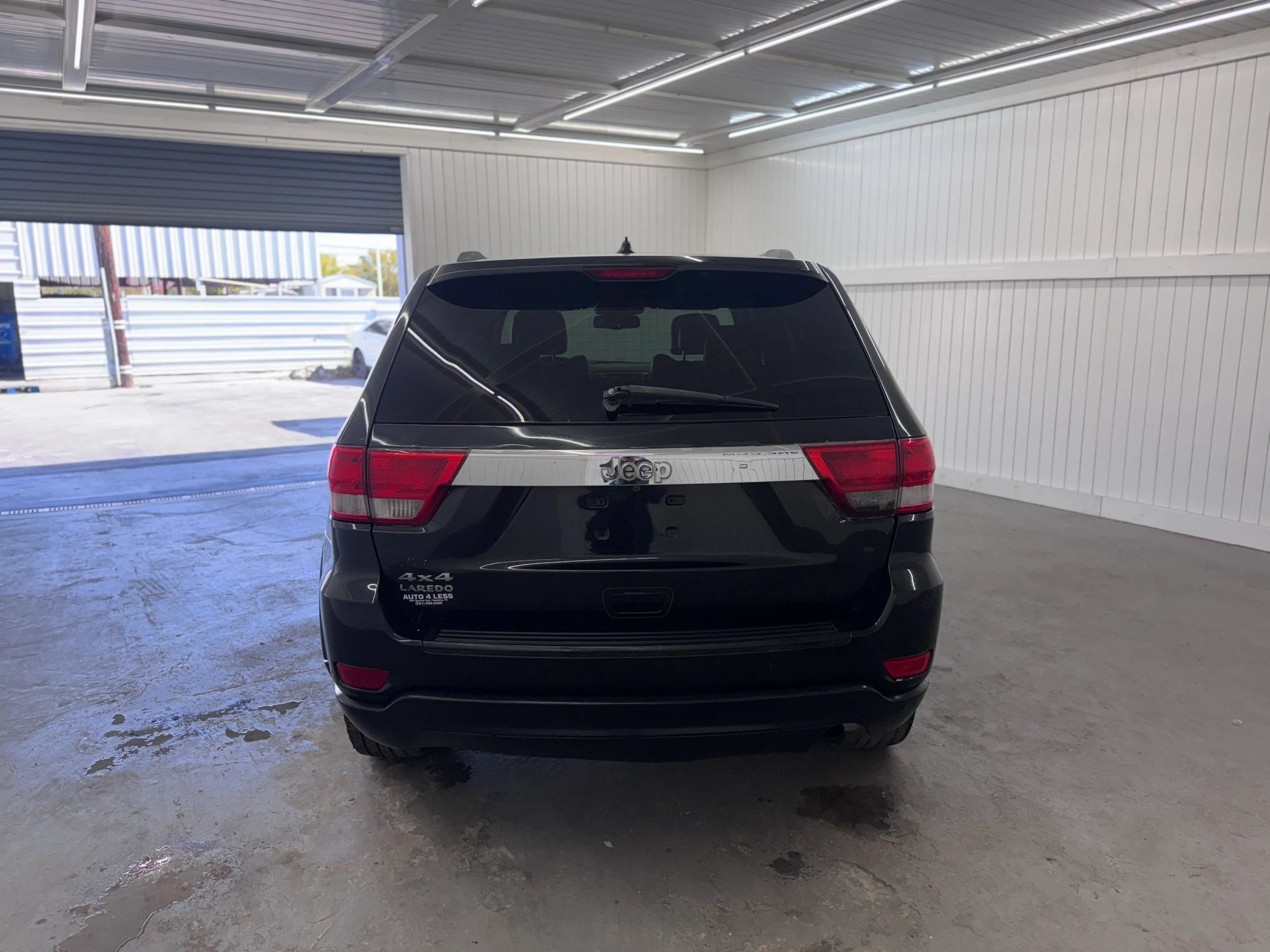 Used 2013 Jeep Grand Cherokee Laredo AWD/4WD image 6