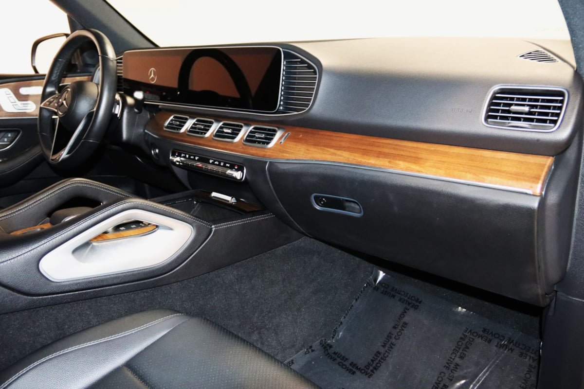 Used 2025 Mercedes-Benz GLE 350 4MATIC w/ Winter Package image 68