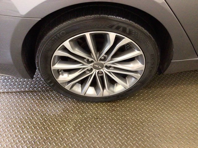 Used 2016 Hyundai Genesis 3.8 RWD image 26