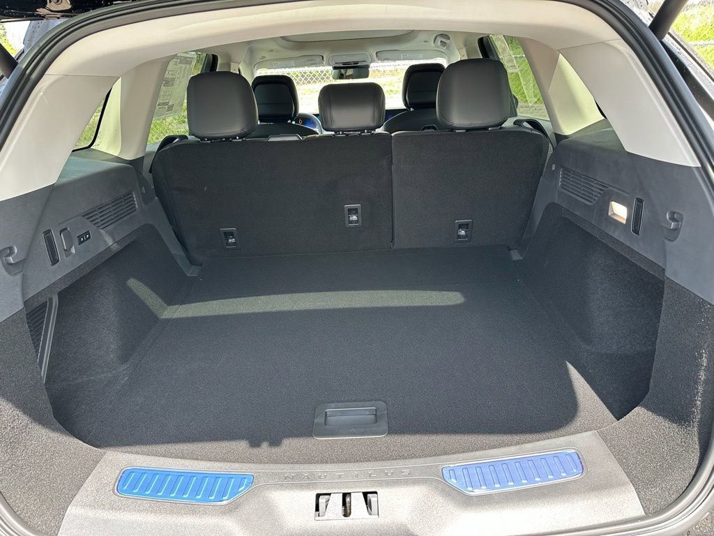 New 2026 Lincoln Nautilus Premier w/ Equipment Group 102A AWD/4WD image 27