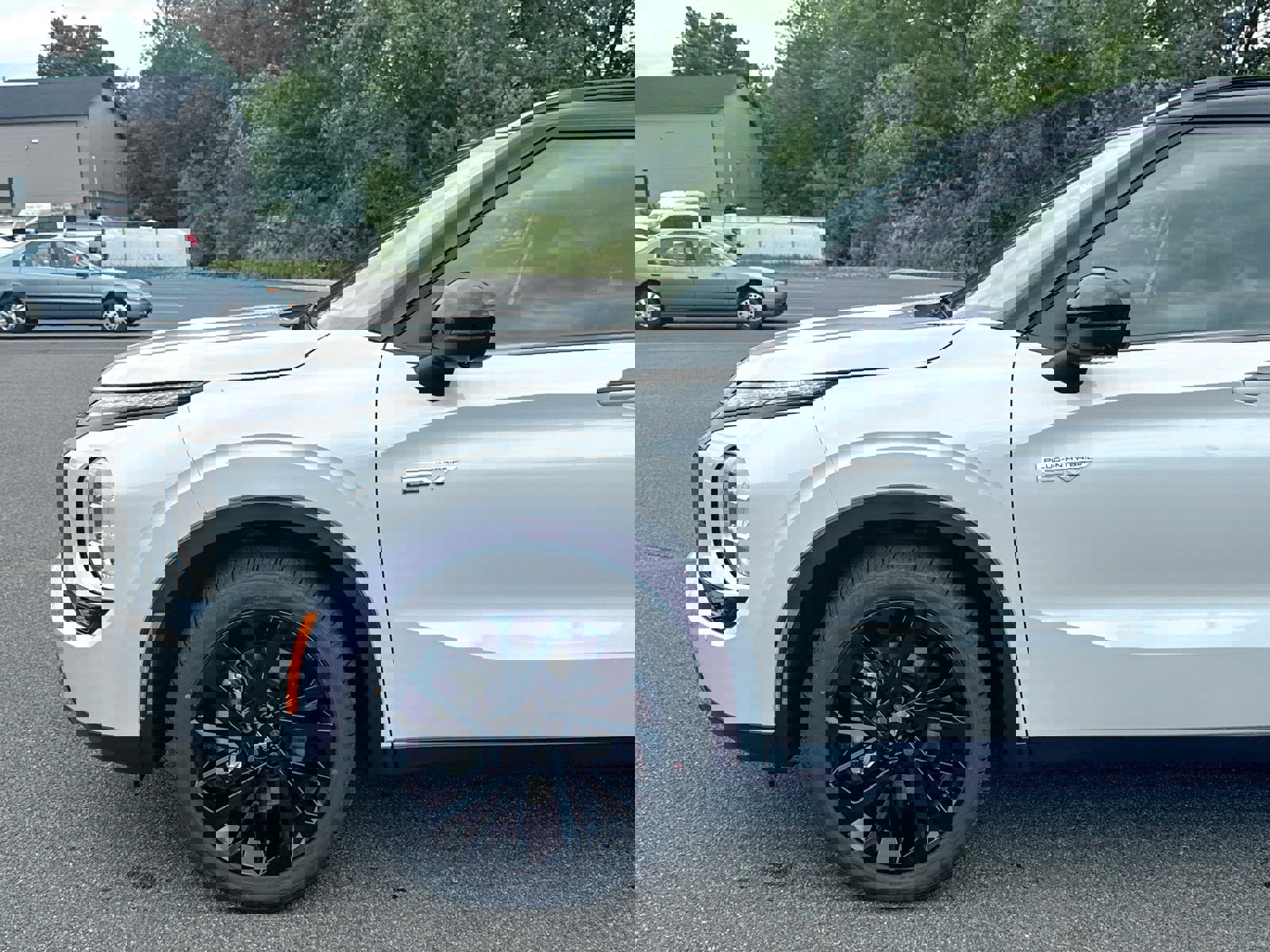 New 2025 Mitsubishi Outlander 4WD Plug-In Hybrid image 19