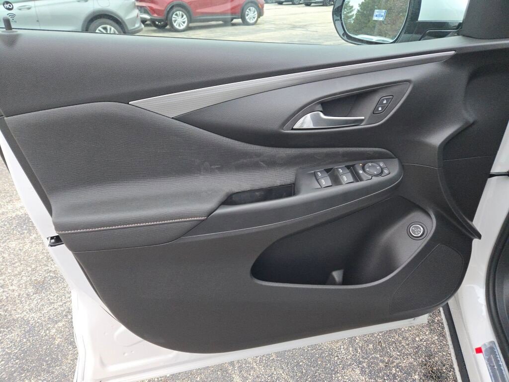 New 2025 Buick Envista Avenir image 21