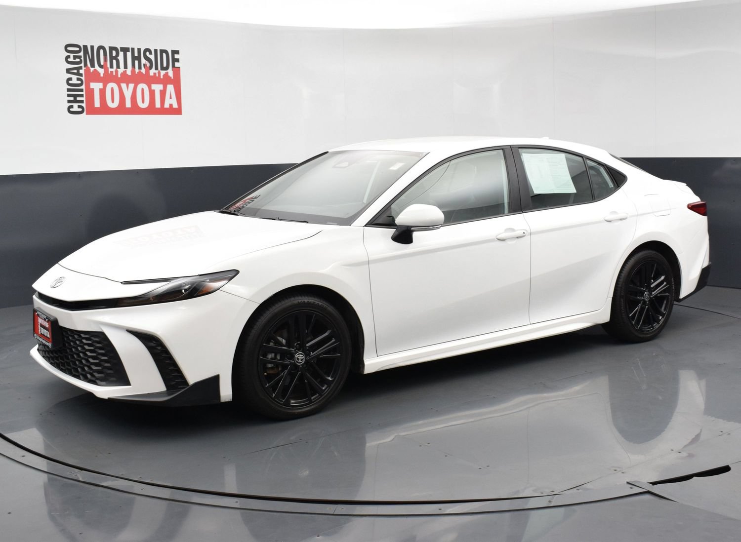 Used 2025 Toyota Camry SE FWD image 8