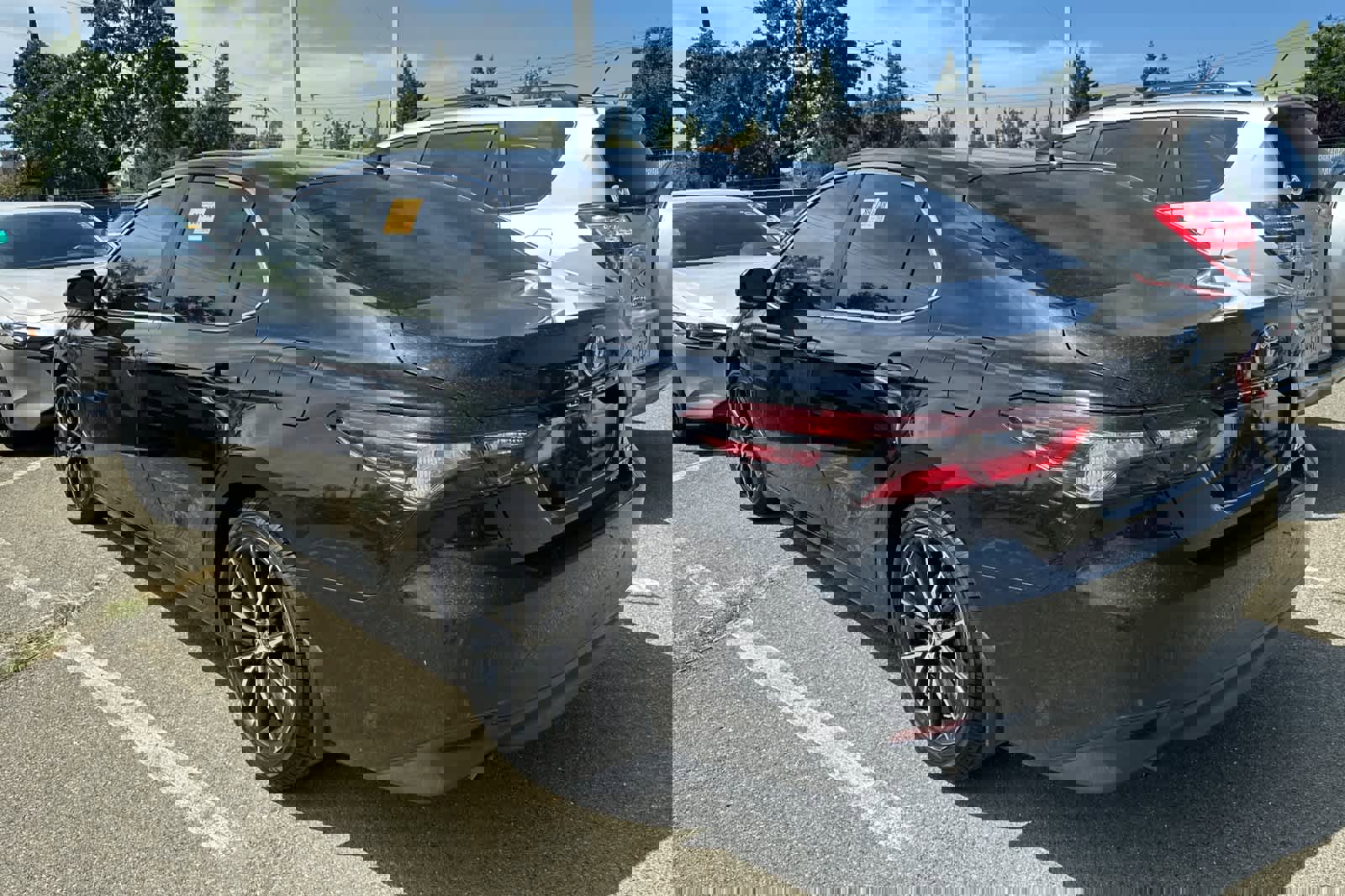 Used 2021 Toyota Camry LE FWD image 6